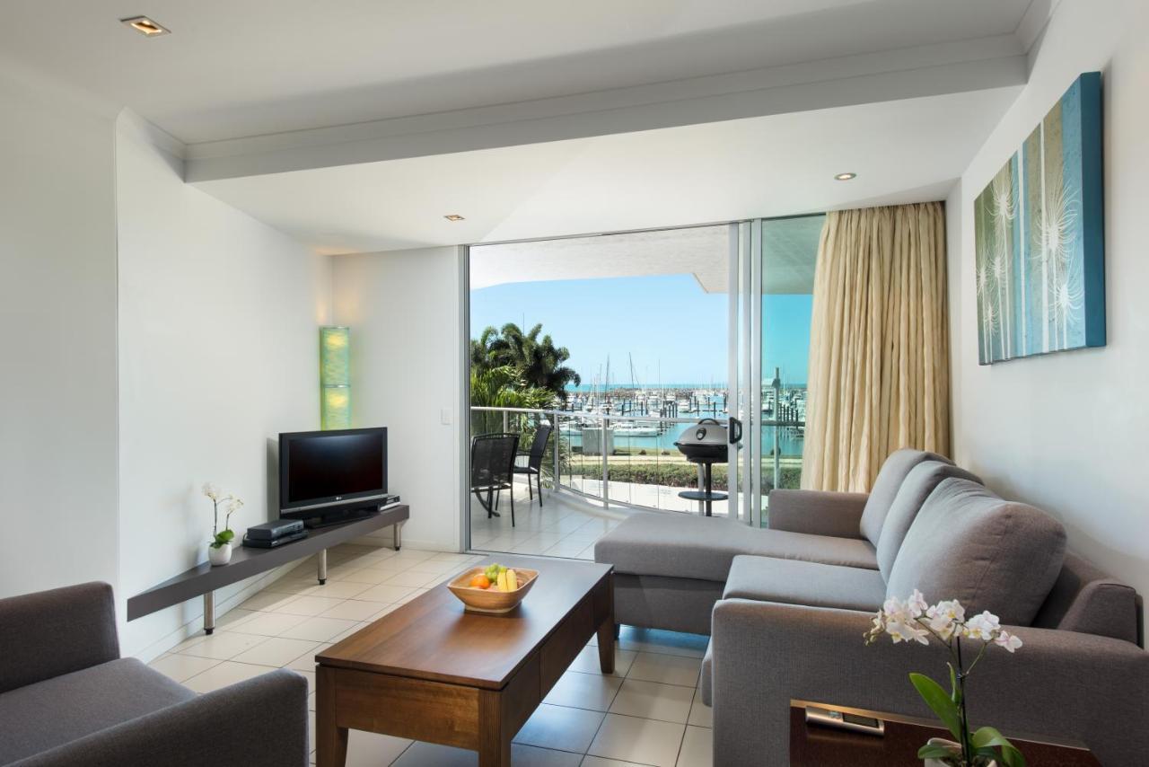 At Marina Shores Airlie Beach Exterior foto Living room