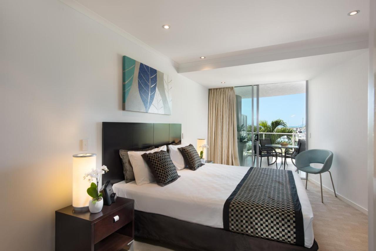 At Marina Shores Airlie Beach Exterior foto A bedroom at the Mantra on Hay Street