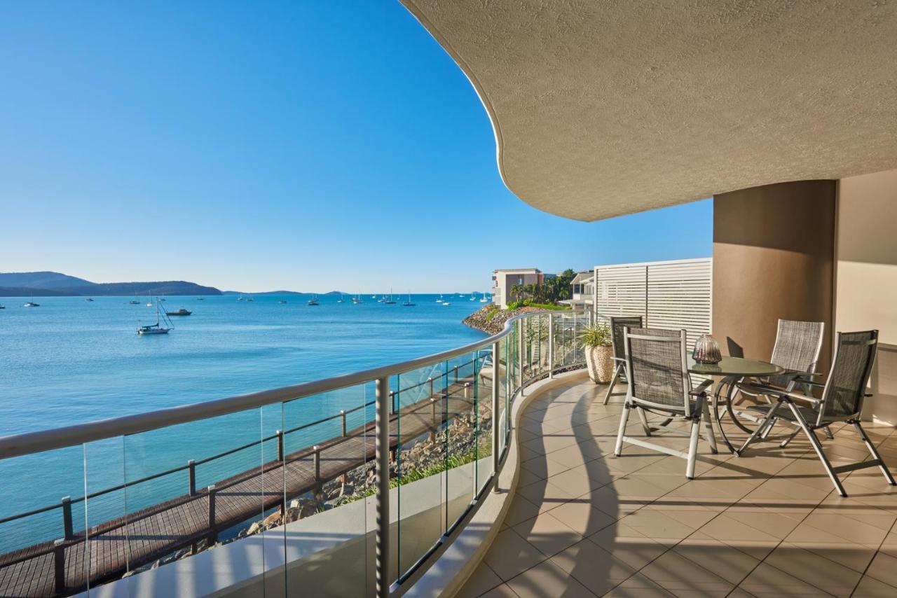 At Marina Shores Airlie Beach Exterior foto View from a balcony